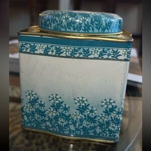 VINTAGE BLUE & WHITE METAL TEA TIN//MEISTER//BRAZIL
